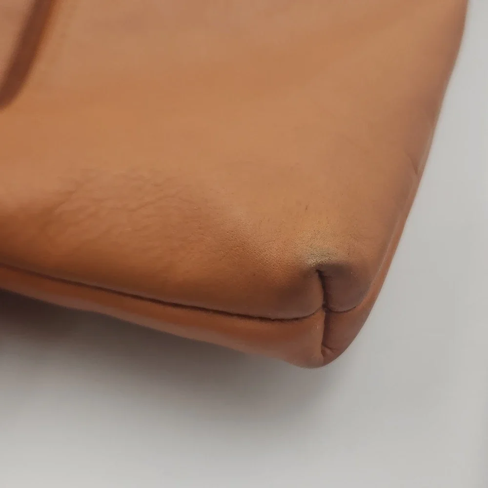 G.H. Bass & Co Brown Leather Crossbody‎ Bag Zip Top Small
